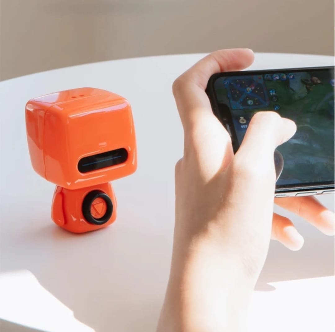 Mini Cute Robot Bluetooth Wireless Speaker Desk Setup Decor Diy Speakers Sound Bar USB Charging Selfie Photo Remote Control Toy